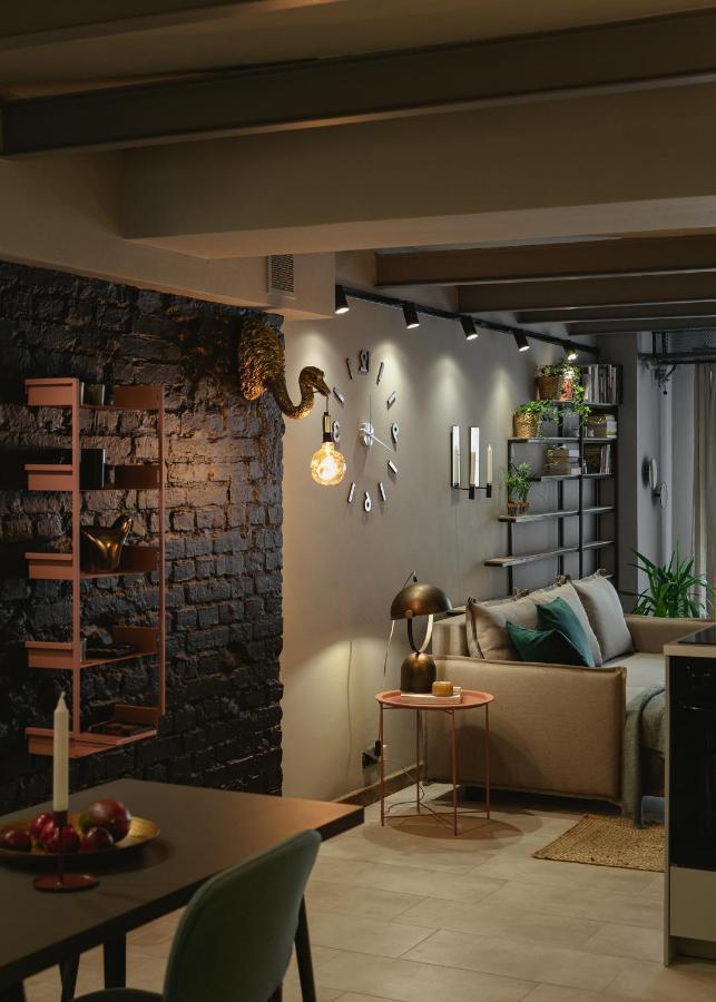 City Garage Apartment - Lwowska 9 Варшава Экстерьер фото