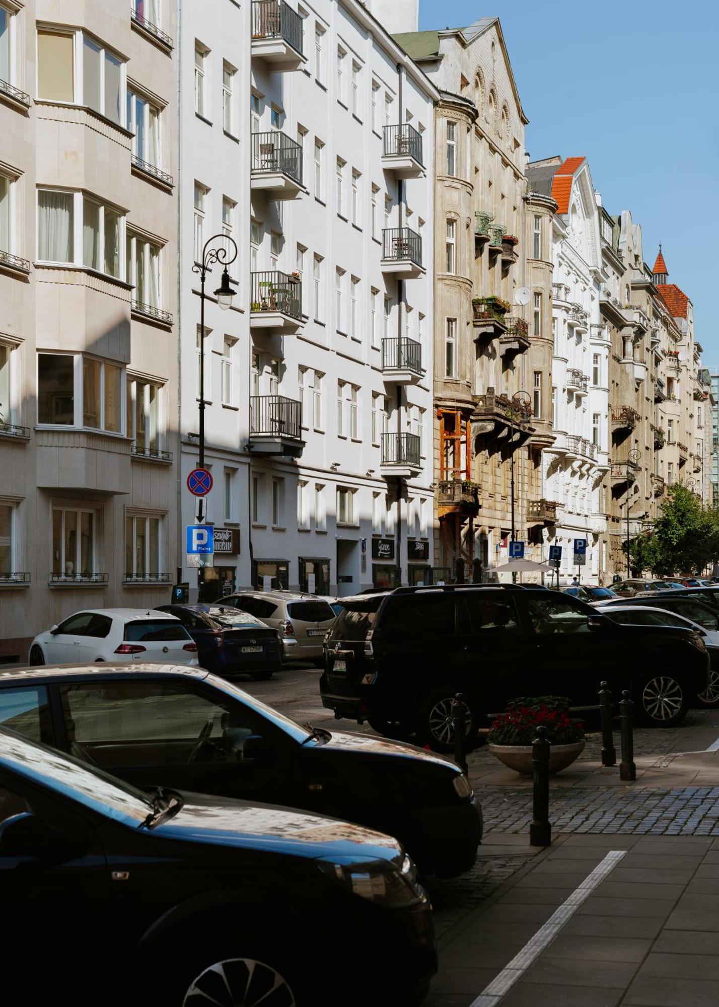 City Garage Apartment - Lwowska 9 Варшава Экстерьер фото